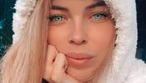 È figlia di umberto e stefania gucci e pronipote di guccio gucci ( fondatore del famosissimo marchio italiano. Because Drusilla Gucci Is Famous Shipwrecked On The Island 2021