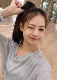 Lim Seo Won (UNIS): At the age of 12, he caused a stir in Kpop, intending  to become an idol since childhood.