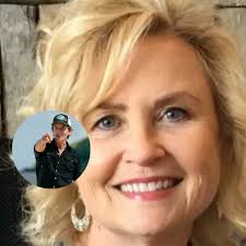 Jeff Probst's Relations, First Divorced Shelly, Dated 'Survivor'  Contestant, Second Wife Is Lisa