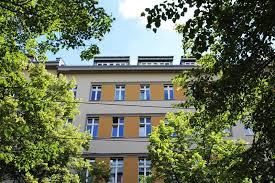 Menschen aus über 190 staaten leben in der hauptstadt und sorgen mit ihren mannigfaltigen einflüssen dafür, dass sich berlin immer weiter entwickelt. 2 Zimmer Wohnung Berlin Mitte Ar Immobilien