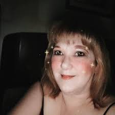 Lenore Fraser's Instagram, Twitter & Facebook