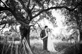 Chouette robe pour mariage champetre chic robe longue fendue fleurie joliment accessoirisee. Robe De Mariee Laure De Sagazan Archives Photographe Mariage Lyon Cecile Creiche Photo Reporter De Mariage