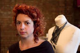 タイヤをユニークなジュエリーに変身させるロンドン気鋭の作家・Emma Ware