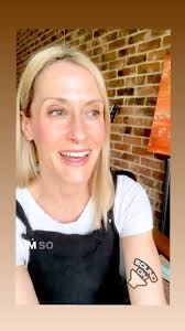 Absolutely loved doing this one, free, bright and fun… 'Make your own kind  of Magic' heading to my website soon. DM me if you'd like a sneak preview  of the finished piece @