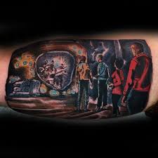Since the original series aired in 1966, it has inspired fans around the world to gaze up at the stars. 50 Star Trek Tetovanie Vzory Pre Manner Science Fiction Tinten Ideen