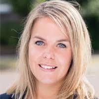 Sarah Welker's Instagram, Twitter & Facebook