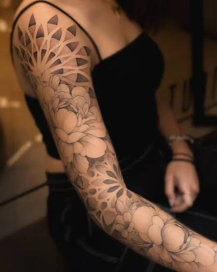 419+ Shoulder Tattoos for Women: Elegant 2026 Ideas & Meanings
