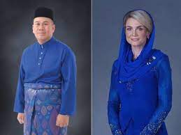For more information and source, see on this link : Tengku Mahkota Kelantan Selamat Dinikahkan Dengan Cik Puan Sofie