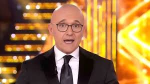 LE PRIME PAROLE DI ALFONSO!😳😱🚨 Alfonso Signorini dopo la polemica che lo  ha travolto, rompe il silenzio e parla per la prima volta dopo le accuse  shock di Fabrizio Corona, il conduttore