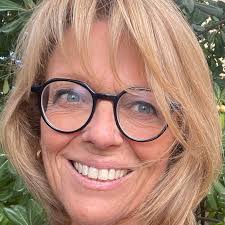 Bonjour! I'm in search of a clean brand of protein powder available here in  France or direction to an English speaking French FB fitness page where I  might ask this question. Anyone?