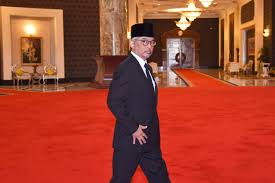 Johor sultan expresses disappointment over power struggle. Malaysia Picks New King Sultan Abdullah Of Pahang After Shock Abdication Of Monarch Who Married A Beauty Queen