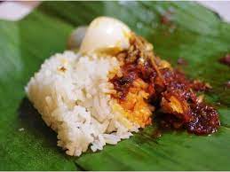 This brand is actually a popular nasi lemak stall back in sarawak, but mohd ali packed his business and moved to shah alam to be closer to his wife working here. 10 Must Try Nasi Lemak In Kl