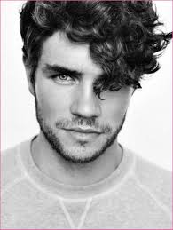 Frisuren für locken | schönsten frisuren. Genial Olaseku Frisur Sidecut Mann Locken Manner Frisuren Manner Locken
