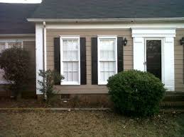 Remodelaholic 25 Inspiring Outdoor Window Treatments Window Shutters Exterior Diy Exterior House Shutters