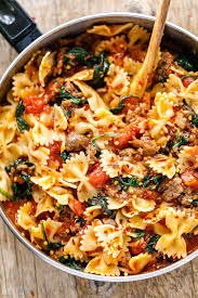 Mushroom, spinach & sausage spaghetti. Tomato Spinach Sausage Pasta Recipe How To Cook Sausage Pasta Eatwell101