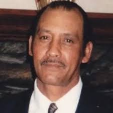 Laura Mallett's Instagram, Twitter & Facebook