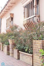The focus of hooks and lattice is to help home and business owners add appeal to their property. Window Browsing Remodelando La Casa