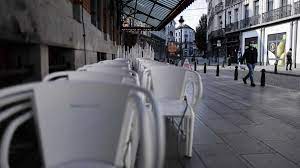 Plusieurs points restent non tranchés. Coronavirus Couvre Feu Avance A 22h00 A Bruxelles Et Fermeture Des Magasins A 20h00