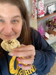 So, we're all in agreement that all Girl Scout cookies are 0 points, right?  'Cuz, Lawd help me!! This is gonna be dangerous