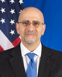 Dan Shapiro's Instagram, Twitter & Facebook