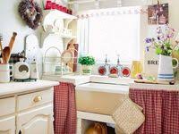 Stauraum In Der Kuche Parkplatz Und Unterschlupf Umbau Kleiner Kuche Wohnung Kuche Dekoration Kuchendekoration