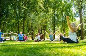 For free classes led by volunteer instructors from around the metro. Yoga Im Park Veranstaltungskalender