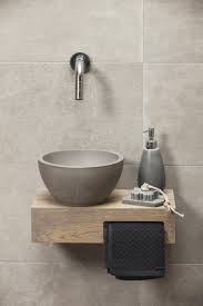 prachtig betonnen fonteintje welke in ieder toilet past het fonteintje is voorzien van een unieke coati rustic bathroom decor bathroom decor serene bathroom