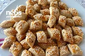kiyir kiyir minik tuzlu kurabiye resimli anlatim nefis yemek tarifleri