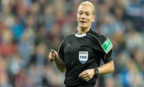 Bibiana steinhaus becomes first female referee in bundesliga history. Howard Webb S Girlfriend Is Going To Create Bundesliga History