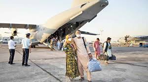 Us officials halt evacuations at kabul airport as afghan citizens flood tarmac; Ccmhke0mnxcj M