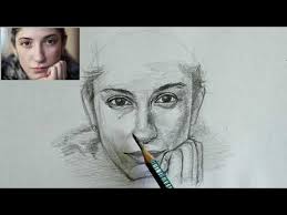 Drawing a woman using the Loomis method