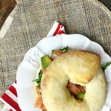 Un vero fenomeno, un panino non panino, una proprio in questi giorni il camogli ha festeggiato un traguardo eccezionale, i primi tre decennii della sua storia. Qui Food Si Viaggiare E Fare Una Sosta Da Autogrill Pepite Per Tutti