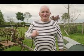 L Amour Est Dans Le Pre La Ferme De Thierry Olive En Partie Detruite Par Un Incendie