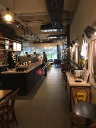 Lisesi karşısı yol tarifi al Starbucks Istinye Mah