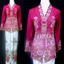 Pola baju ini bersifat mengurungkan. Sejarah Baju Kebaya