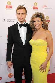 Click here to start famechaining. Anne Sophie Mutter Wird 57 Jahre Alt Einblicke In Das Leben Einer Beruhmten Geigerin