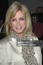 Donna Wadsworth's Instagram, Twitter & Facebook