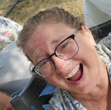 Elisha Nixon's Instagram, Twitter & Facebook