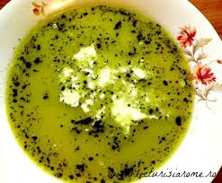 Se curata mazarea si se pun boabele cu apa la foc. Supa Crema De Mazare Cu Menta Lecturi Si Arome