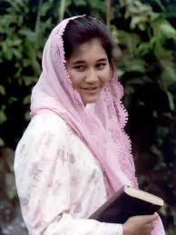 Tewas dalam bandung, dunia barat jawa, berjalan 21, 1995 dari usia 21 tahun) biasanya pemain, presenter, serta jenis kebangsaan indonesia. Nike Ardilla Artis Legendaris Keturunan Ciamis Yang Tak Tergantikan Ciamis Info