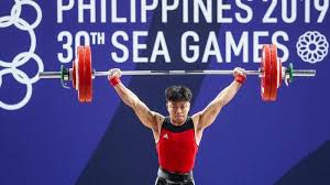 Atlet indonesia rahmat erwin abdullah berpose dengan medali perunggunya di podium untuk upacara kemenangan kompetisi angkat besi 73kg putra olimpiade tokyo 2020 di tokyo international forum di. Hasil Angkat Besi Olimpiade 2021 Rahmat Erwin Abdullah Jadi Yang Terbaik Di Grup B Tribunnews Com Mobile