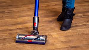 The dyson cyclone v10 absolute is an overall great cordless stick/handheld vacuum. Dyson V11 Absolute Vs Dyson Cyclone V10 Absolute Die Staubsauger Im Vergleich