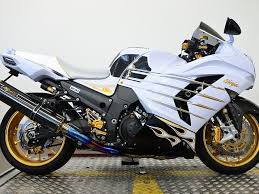 zx 14r カワサキ ninja zx 14r オーリンズed カスタム多数22211の新車 中古バイク販売情報 リバースオートさいたま カスタム ノジマ製dlcチタンフルエキゾーストマフラー jmca1112064046 22 5万円 オーリンズ製フロントフォーク カワサキ ストリートグライド