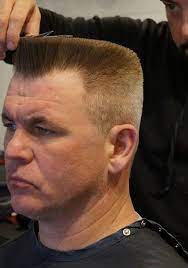 En 2017 La Meilleure Plate Top Des Coiffures Pour Les Hommes Haarschnitt Frisuren Flat Top Haarschnitt