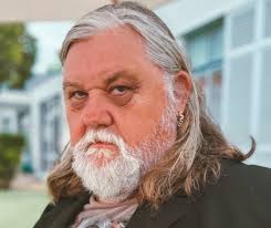 Is anyone using Delphi 7 in their company to build software?