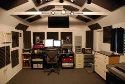 A collection of modern backyard offices that can also double as gyms, guest suites, and art studios. Spirit Of Metal Webzine Backyard Studios