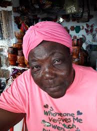 Selinise Jean pero para todos La Haitiana. Tiene 71 años y lleva en La  Playa 30 años. Llevo en Puerto Rico muchos años pero a la Playa llegué para  un Festival de
