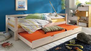 Einzelbett stapelbett ausziehbett ausziehen bett tischfräse ausziehbares bett schöner wohnen ob einzelbett oder doppelbett, das ausziehbett yin yang ist stufenlos verstellbar und passt sich. Ausziehbett Kiddy Tagsuber Sofa Nachts Gastebett