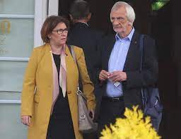 Poseł pis na sejm vi, vii i viii kadencji. Mazurek I Terlecki Kiedys Wspolnie Kupowali Bielizne Teraz Leca Takie Slowa Super Express Wiadomosci Polityka Sport