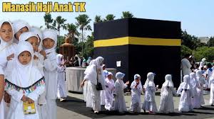 Manasik Haji Anak Tk Hana Belajar Peragaan Haji Anak Muslim Latihan Shalat Lempar Jumroh Tawaf Sai Youtube